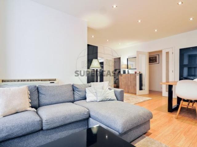 Apartamento T6 em Santo António