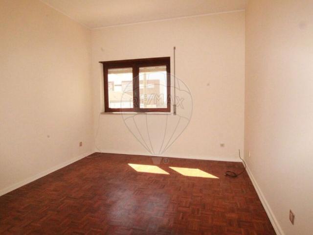 Apartamento T6 para arrendar em Barreiro