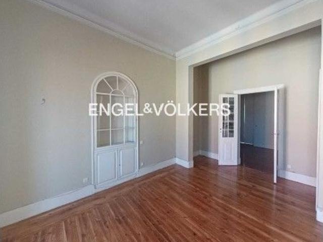 Apartamento T8 em Lisboa