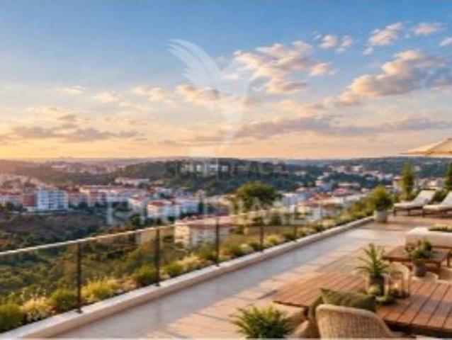 Apartamento T8 em Queluz