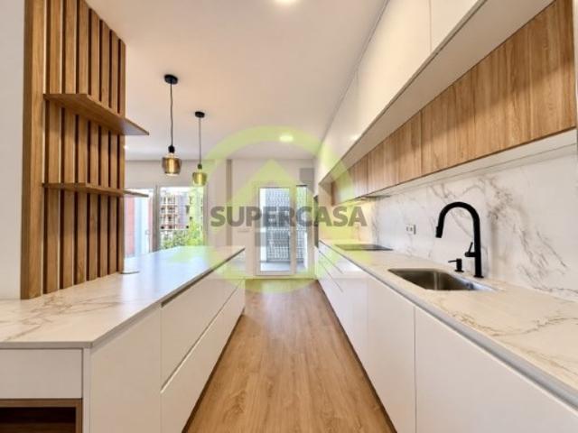 Apartamento T 1+2 Duplex com Garagem e Varanda