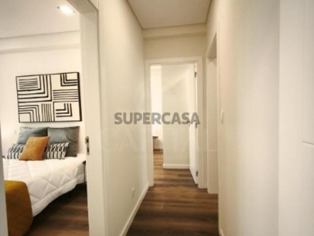 Apartamento T 3, remodelado em Benfica, Sta Cruz de Benfica