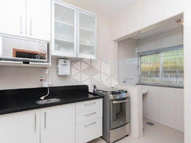 Apartamento térreo com 2 dormitórios na Tristeza