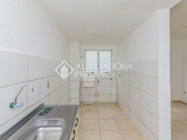 Apartamento térreo com 2 quartos na Zona Sul