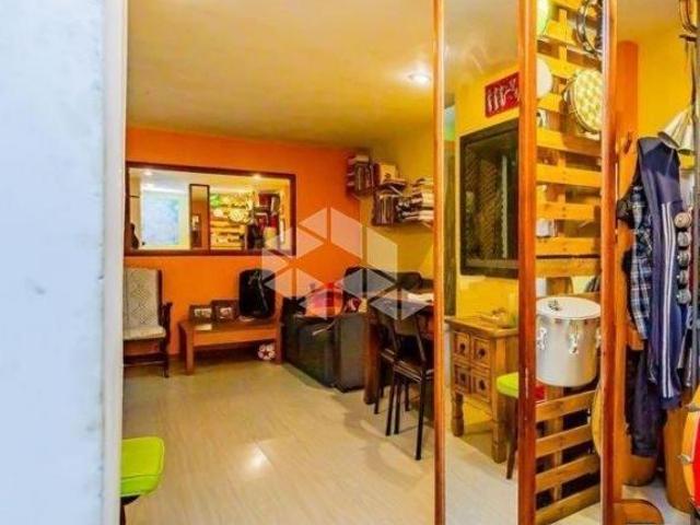 Apartamento térreo de 2 quartos com terraço na Cidade Baixa próximo a Redenção, UFRGS e Santa Casa