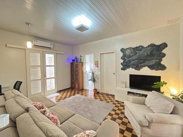 Apartamento térreo de dois dormitórios no Centro de Santa Cruz!