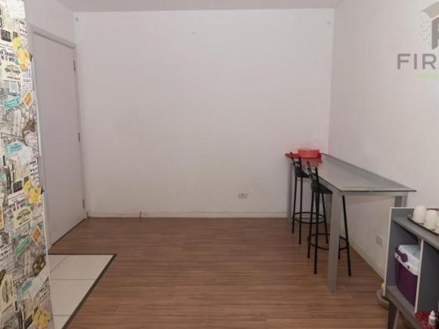 APARTAMENTO TÉRREO SEMI MOBILIADO EM PINHAIS SENDO 3 DORMITÓRIOS
