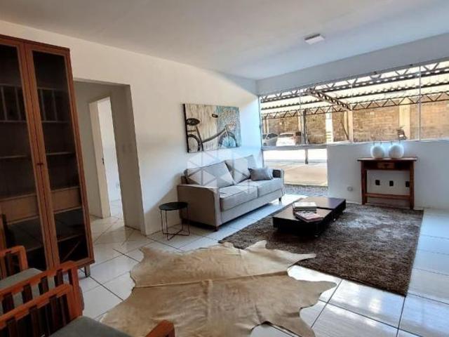 Apartamento térreo semimobiliado com 02 dormitório no bairro Bonfim