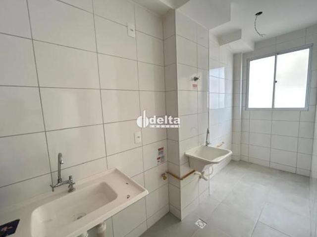 Apartamento térreo residencial com 2 quartos sendo 1 suíte disponível para locação e venda no bairro