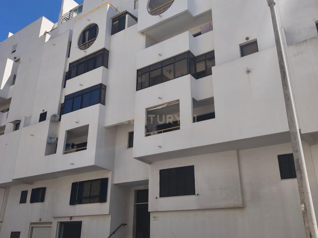 RESERVADO Apartamento TI com garagem em Quarteira para Arrendamento