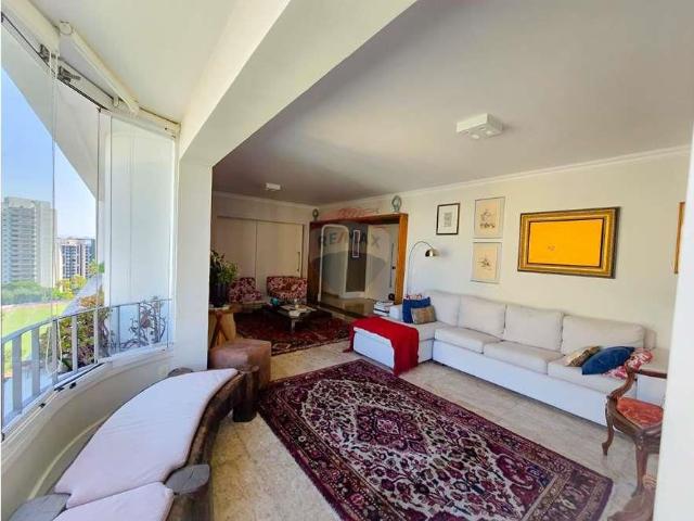 Apartamento tipo para locação com 4 quartos, 290m²