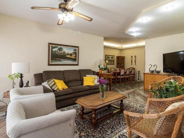 Apartamento tipo para venda com 3 quartos, 159m²