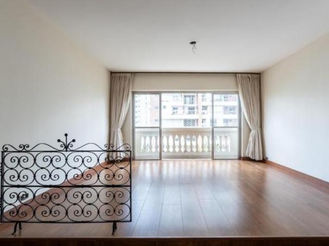 Apartamento tipo para venda com 3 quartos, sendo 1 suíte, 137m²