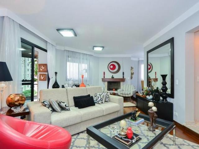 Apartamento tipo para venda com 3 quartos, sendo 2 suítes, 195.55m²