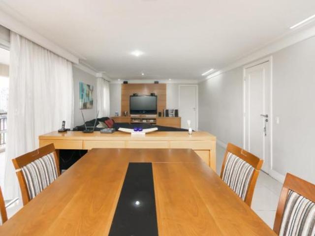 Apartamento tipo para venda com 3 quartos, sendo 3 suítes, 146m²