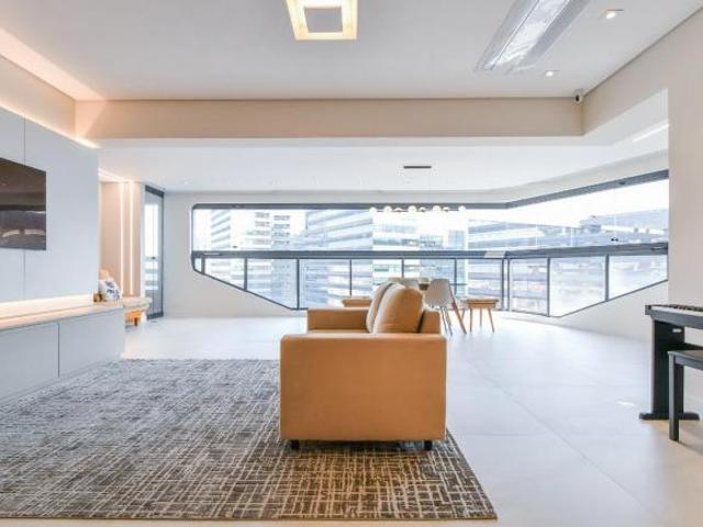 Apartamento tipo para venda com 3 quartos, sendo 3 suítes, 162m²