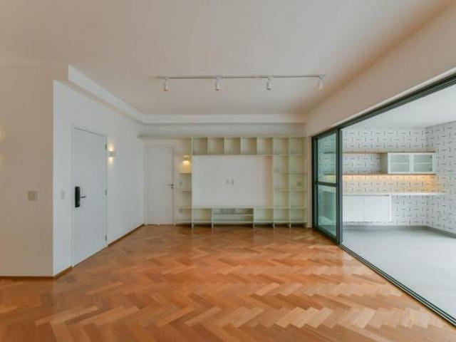 Apartamento tipo para venda com 3 quartos, sendo 3 suítes, 196m²