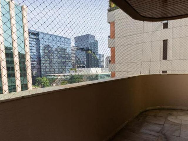 Apartamento tipo para venda com 3 quartos, sendo 3 suítes, 209m²