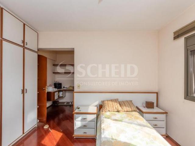 Apartamento tipo para venda com 4 quartos, sendo 2 suítes, 214m²