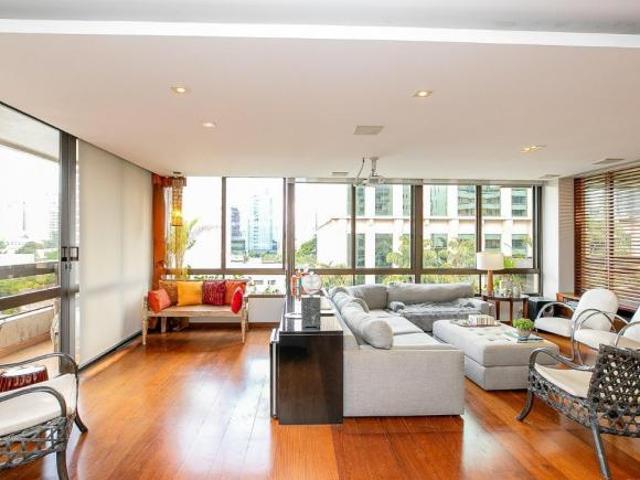 Apartamento tipo para venda e locação com 3 quartos, 225m²