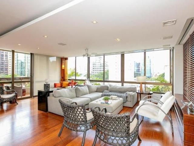 Apartamento tipo para venda e locação com 3 quartos, sendo 3 suítes, 225m²