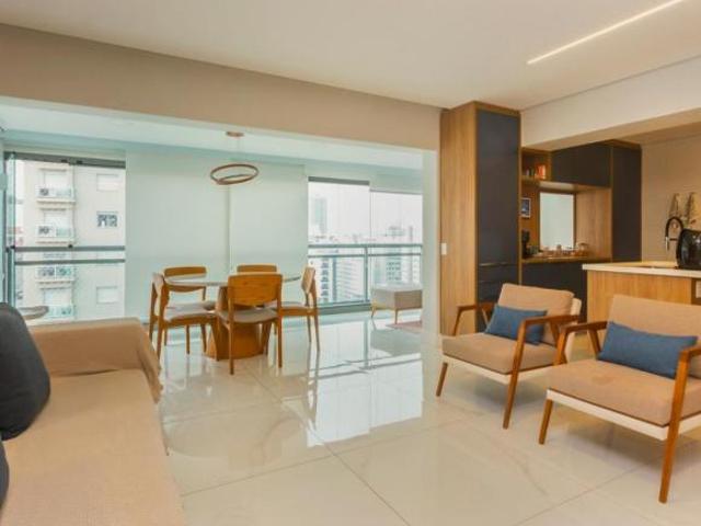 Apartamento tipo para venda e locação em Perdizes com 3 quartos, sendo 3 suítes, 147m²