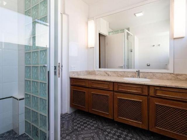 Apartamento tipo para venda em Itaim Bibi com 3 quartos, sendo 1 suíte, 121m²