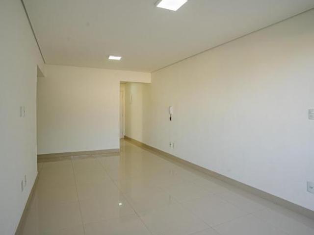 Apartamento tipo para venda em Jardim de Itapoan com 2 quartos, 80m²