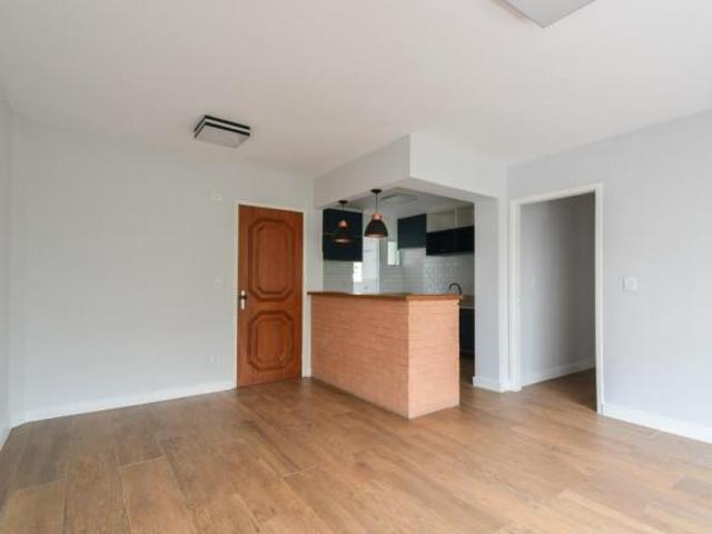 Apartamento tipo para venda em Moema com 3 quartos, sendo 1 suíte, 90m²