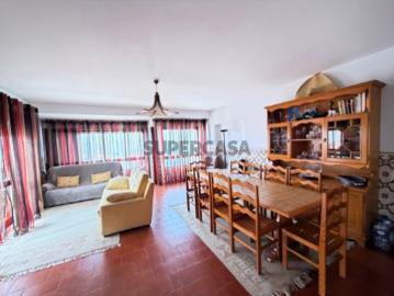 Apartamento TIPO T1+1 com varanda, com vista de mar