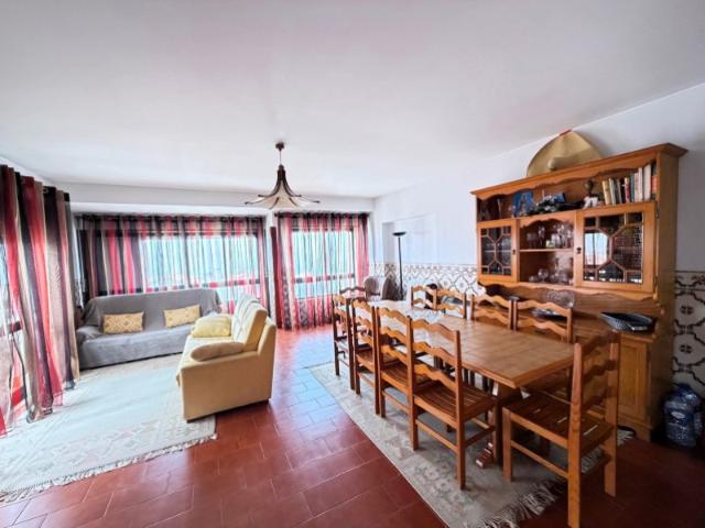 Apartamento TIPO T1+1 com varanda, com vista de mar