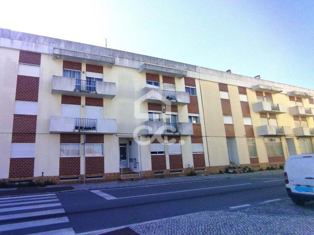 Apartamento tipo T 3 em zona central da cidade