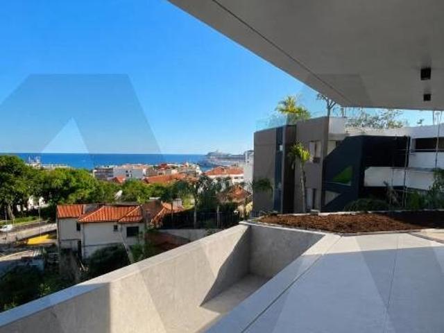 Apartamento Tipologia T2 | Piscina Privada | Vista Mar / Baí. 92m² Santa Luzia Funchal