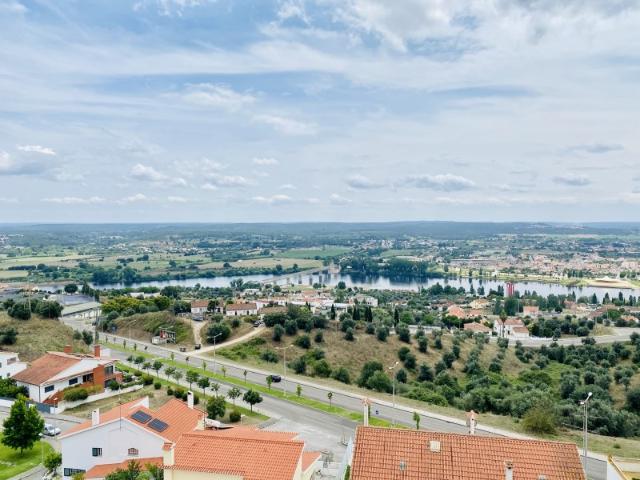 Apartamento tipologia T3 com elevador