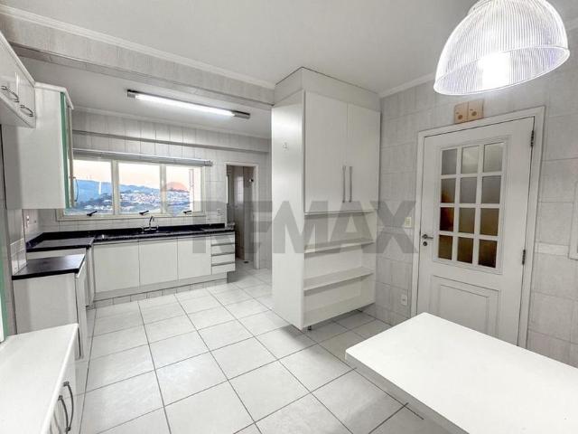 Apartamento todo mobiliado para Locação com 3 dormitórios no Edifício Monte Castelo, Itatiba/SP
