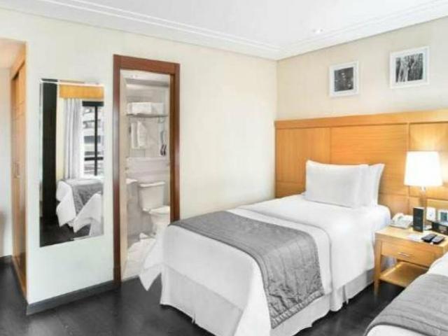 Apartamento totalmente mobiliado à venda na Vila Nova Conceição