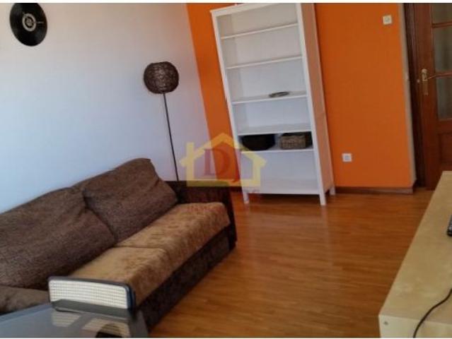 Apartamento totalmente amueblado con plaza de garaje cerrada y opcional en zona