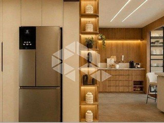 Apartamento totalmente reformado, 4 suites no bairro Moinhos de Vento