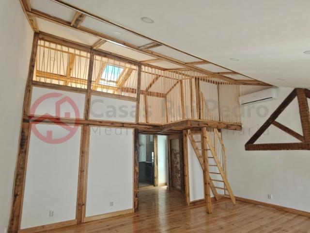 Apartamento totalmente remodelado T2 com mezanine, Lisboa