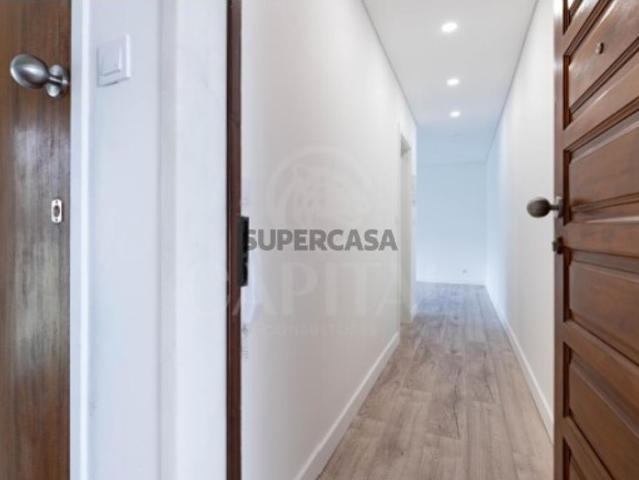 Apartamento totalmente renovado Centro de Massama