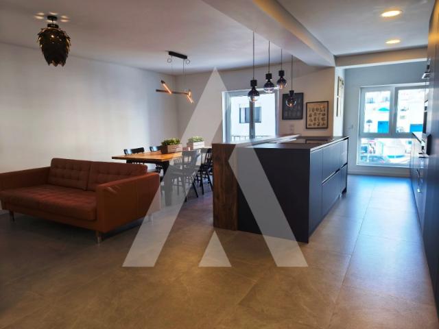 Apartamento Totalmente Renovado e Mobilado no Centro da Ericeira