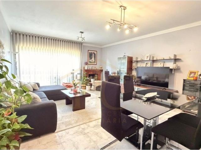 Apartamento, Tougues