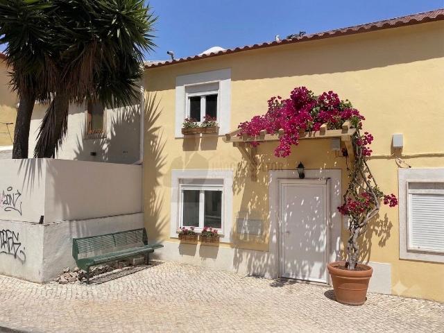 Apartamento Townhouse T1 Mobilado a Estrear c/ Piscina e Estacionamento – Quinta da Fidalga