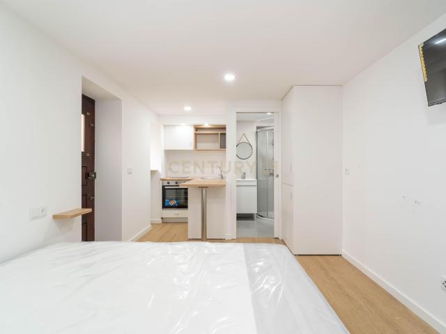 Apartamento transformado em Dois estúdios junto à Praça da República