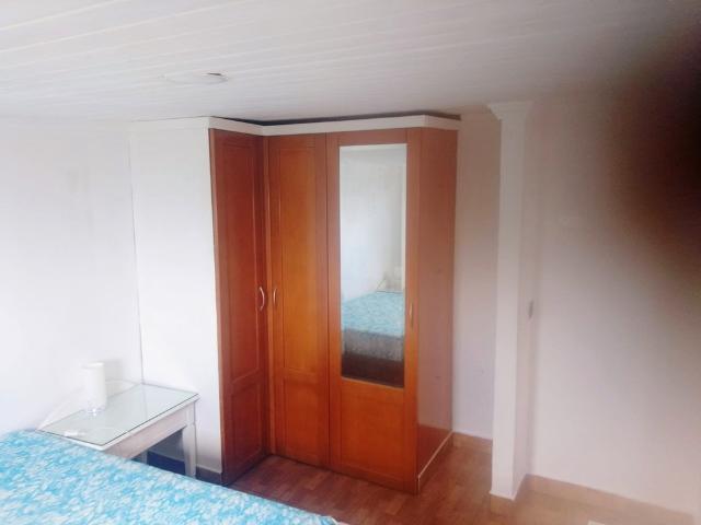 Apartamento tranquilo con vistas al mar y a la mon