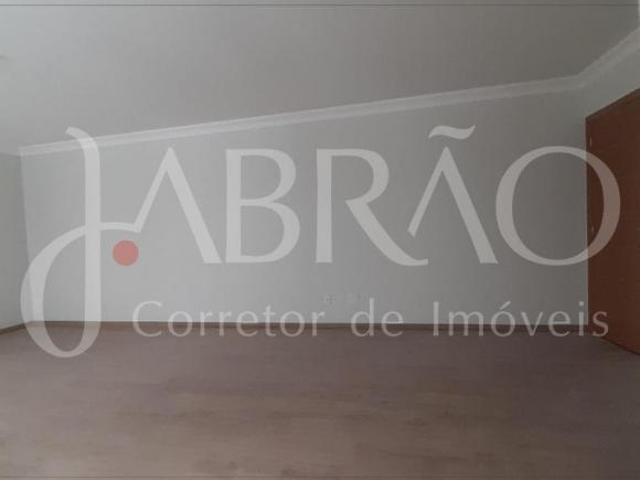 Apartamento três quartos Centro de Barbacena, MG