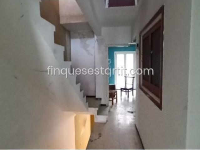 Apartamento TRIPLEX para reformar con terraza de 20m2