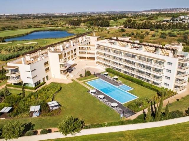Apartamento Triplex T2+2 com Terraço na Cobertura em Vilamou. 213m² Quarteira