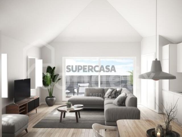 Apartamento triplex T3, com 216 m2 ABP com elevador privativo, varanda e um lugar de estacionamento e arrumo, na Foz Velha, Porto
