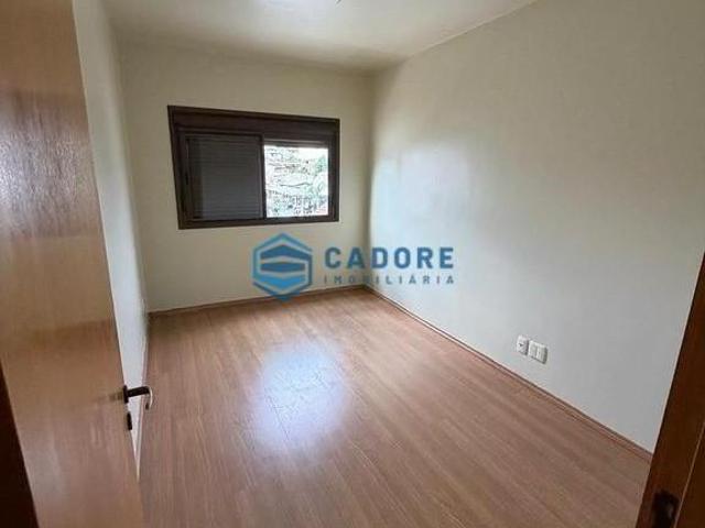 APARTAMENTO UM DORMITÓRIO NO SAGRADA FAMÍLIA